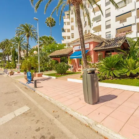 Modern In Medina Garden - Puerto Banus Apartment *